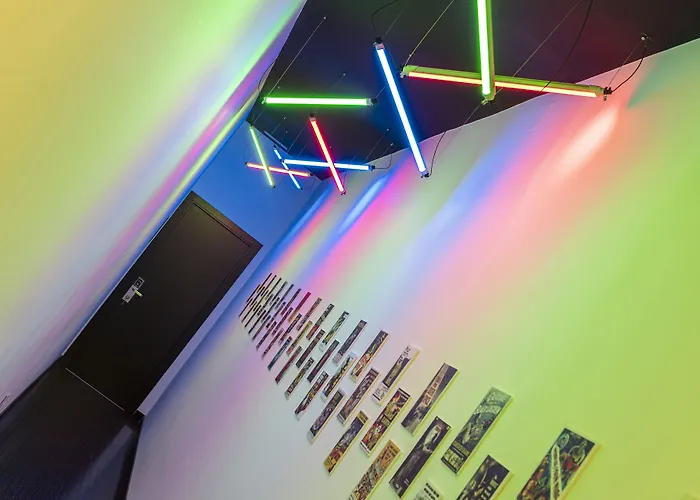 Art Seven Hostel CapsulesHostal